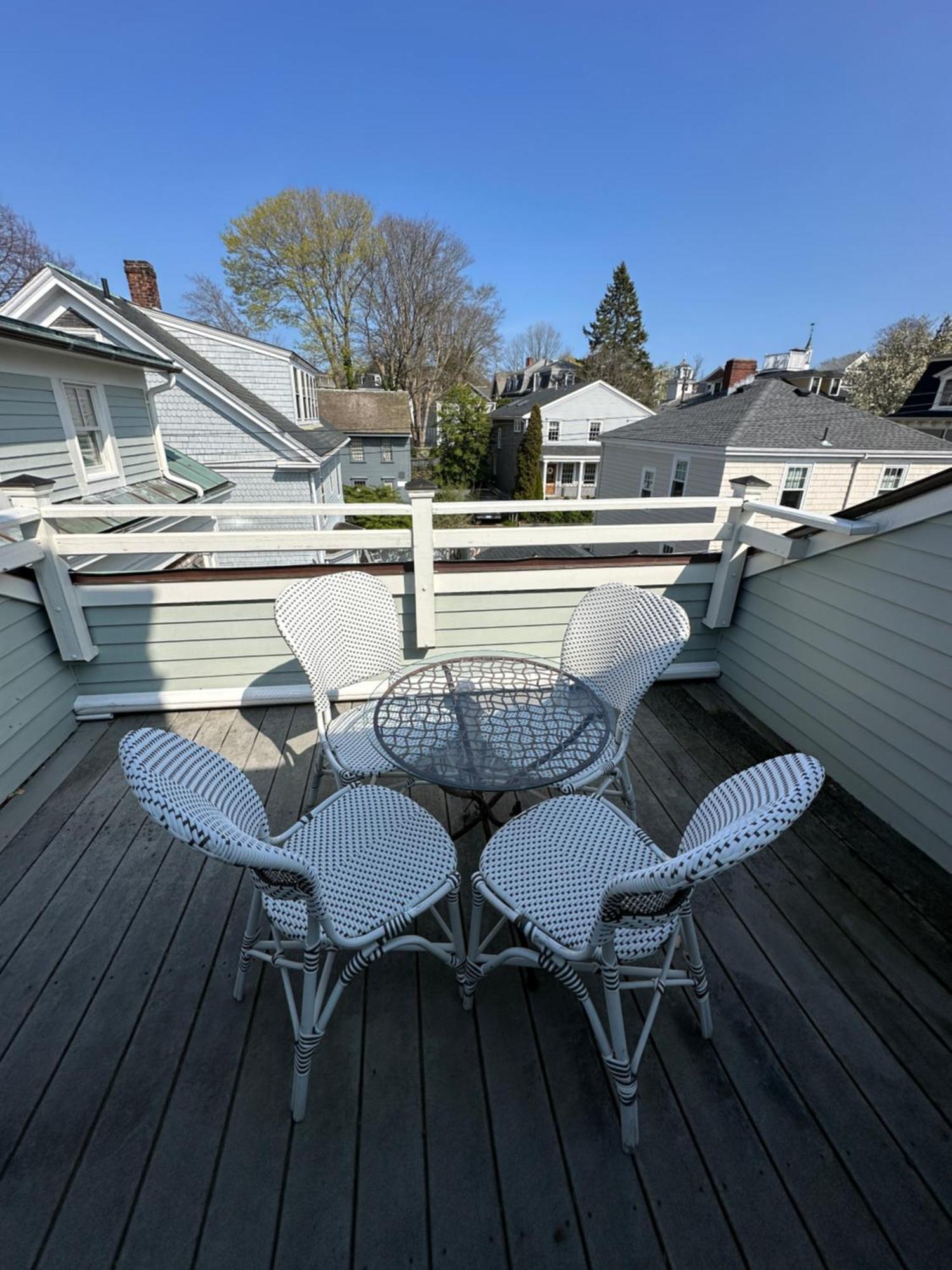 Entire Charming Victorian Home Downtown Нюпорт Екстериор снимка